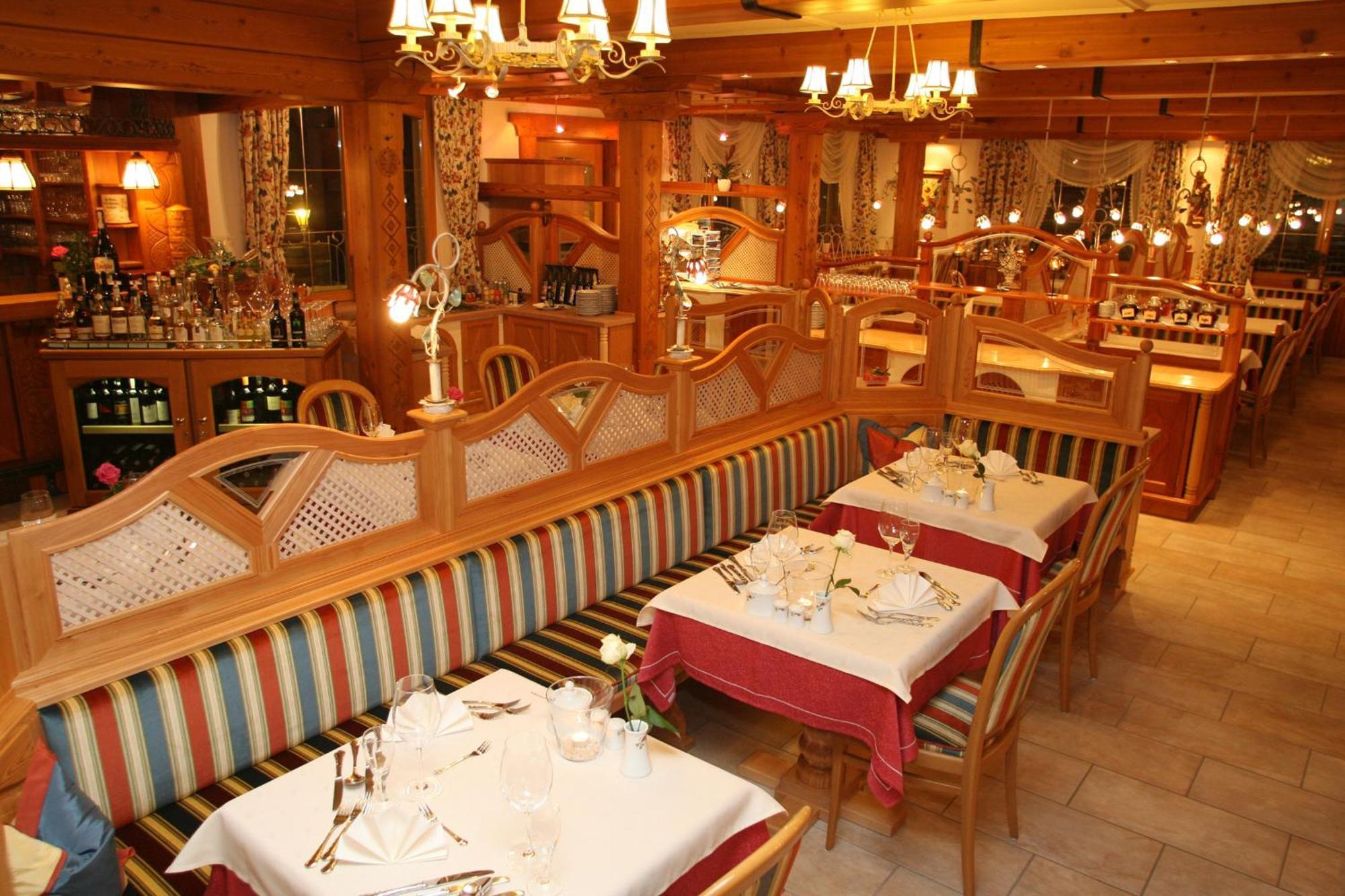 Hotel Neuwirt Ramsau am Dachstein Bagian luar foto